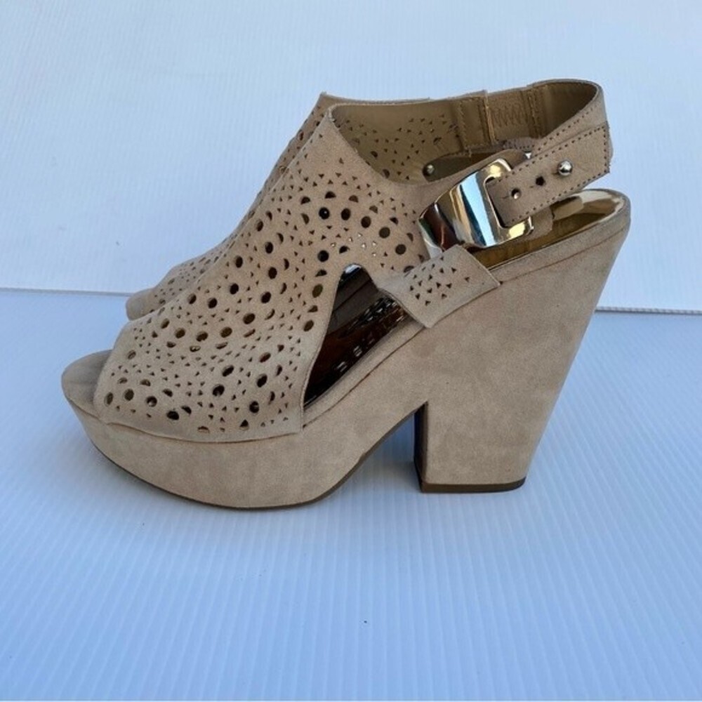 Carlos by Carlos Santana size 10 tan chunky heels used great condition